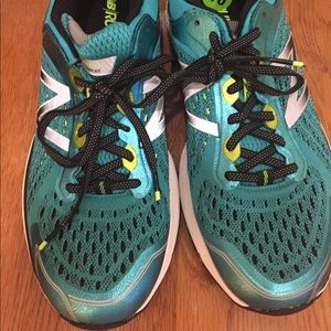 Women’s New Balance 1260V7 Running shoes , 9.5M